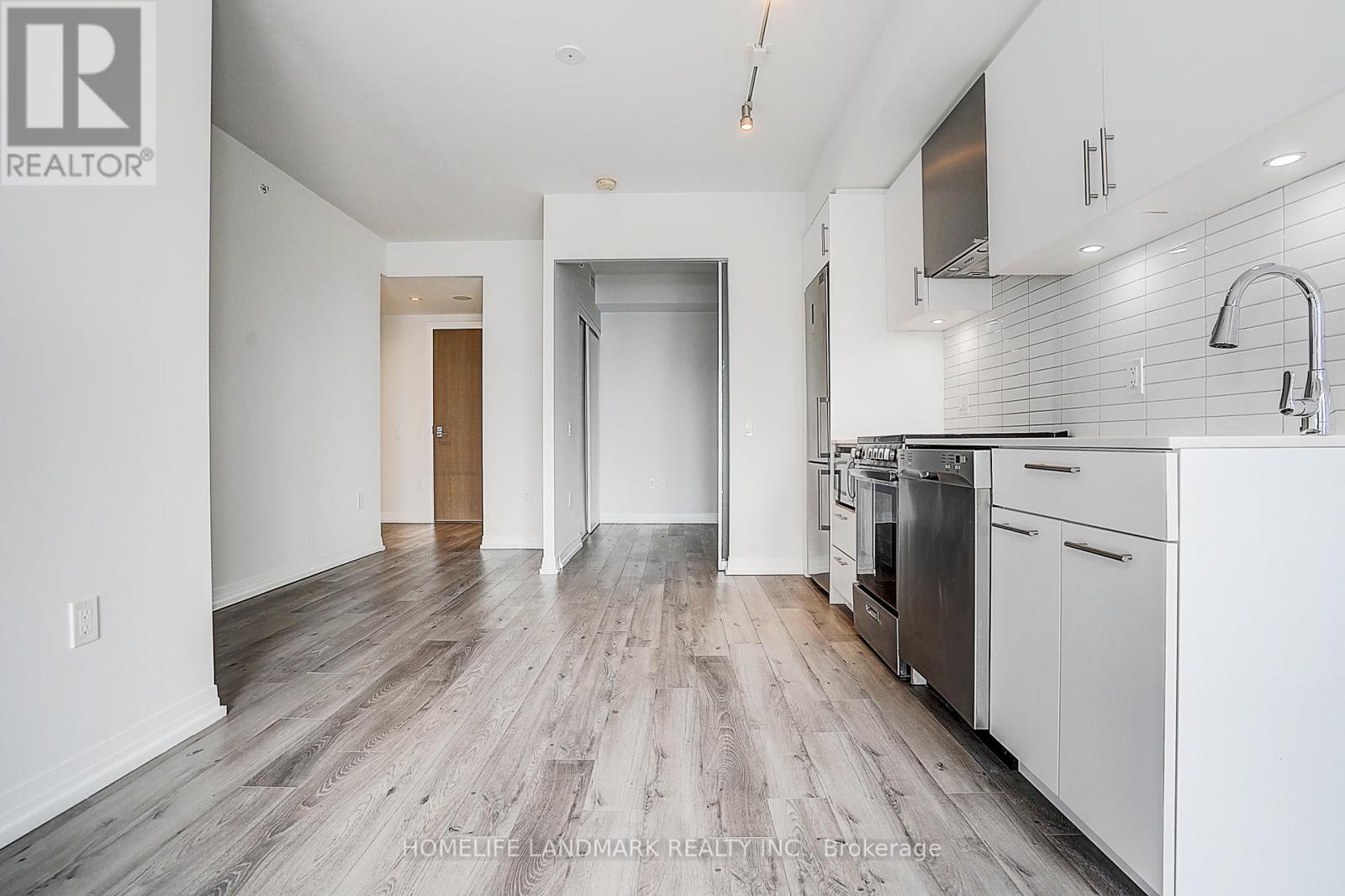 1718 - 251 Jarvis Street, Toronto (moss Park), Ontario