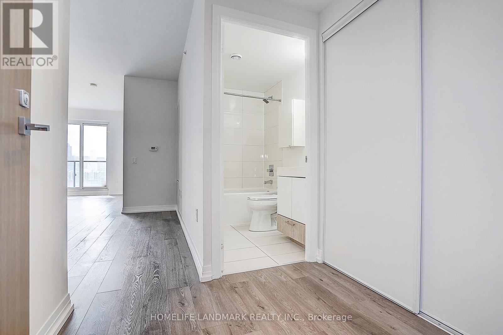 1718 - 251 Jarvis Street, Toronto (moss Park), Ontario