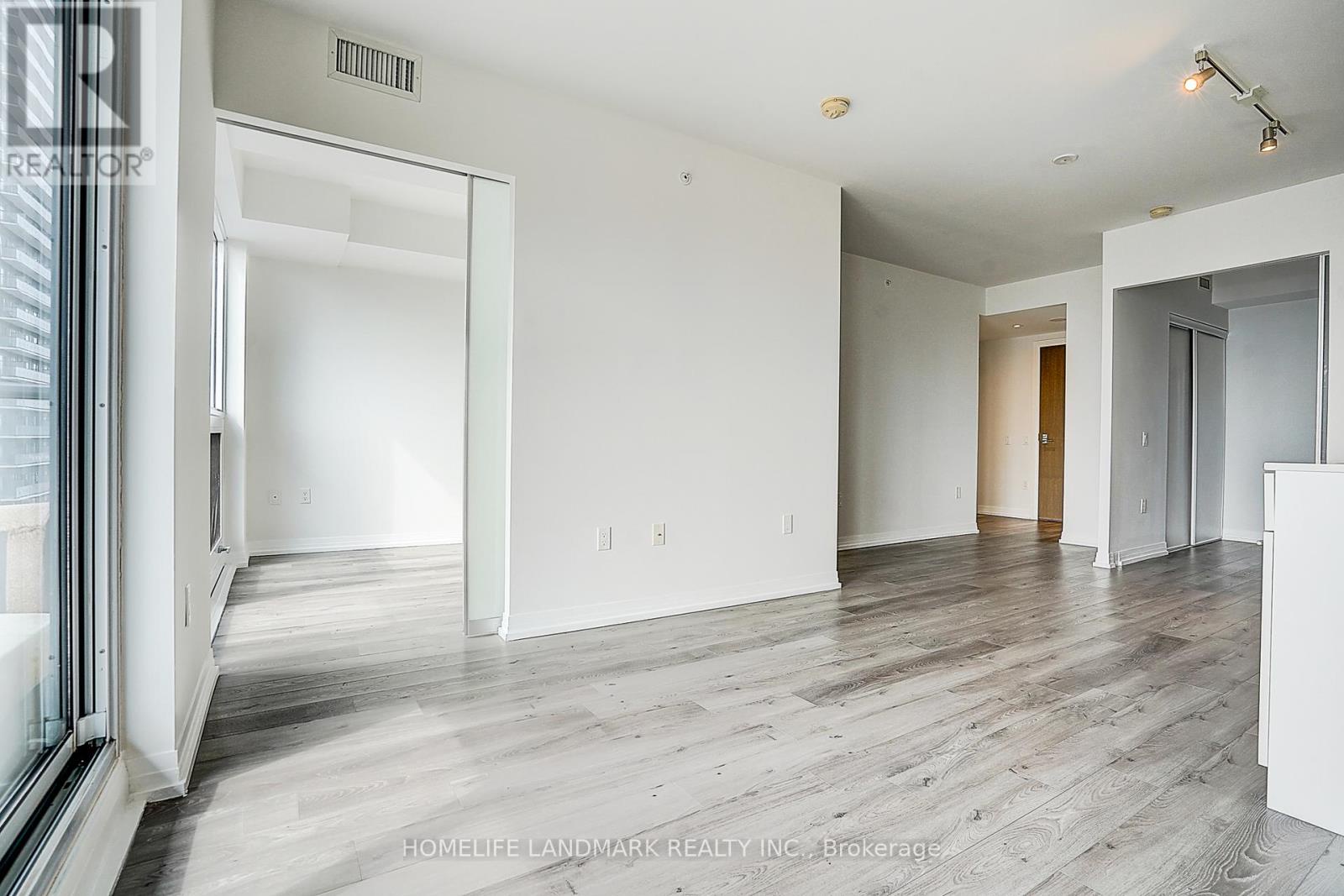 1718 - 251 Jarvis Street, Toronto (moss Park), Ontario