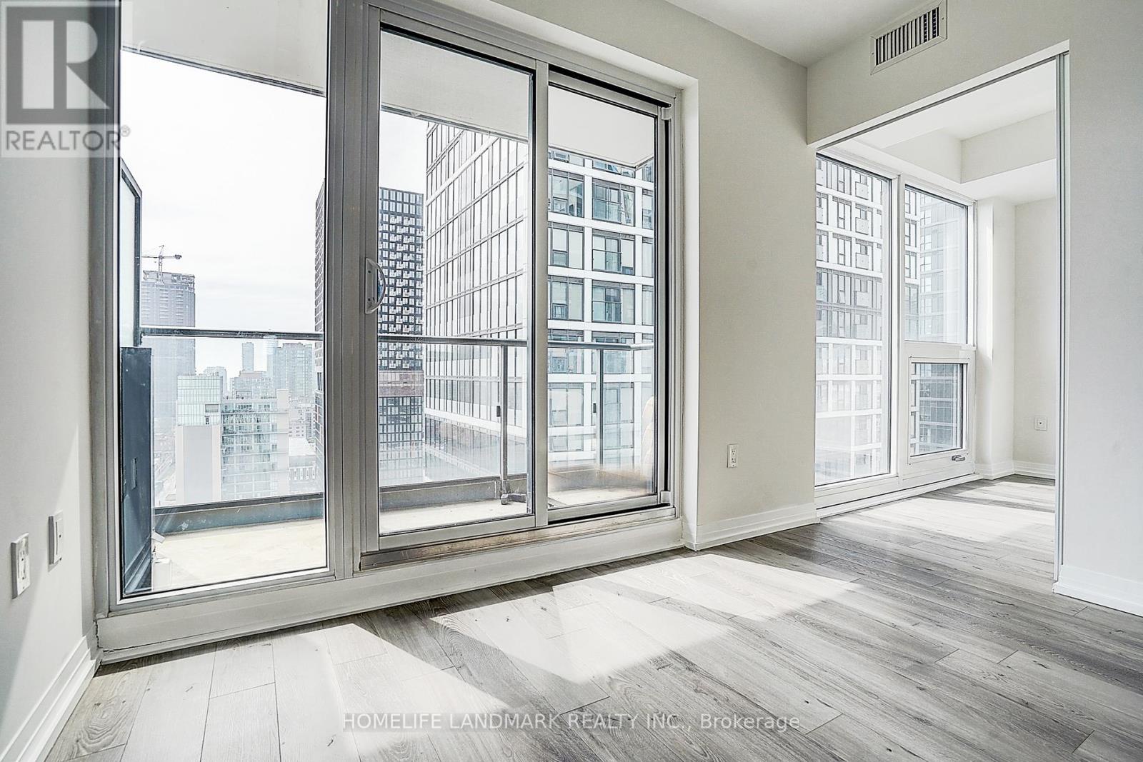 1718 - 251 Jarvis Street, Toronto (moss Park), Ontario