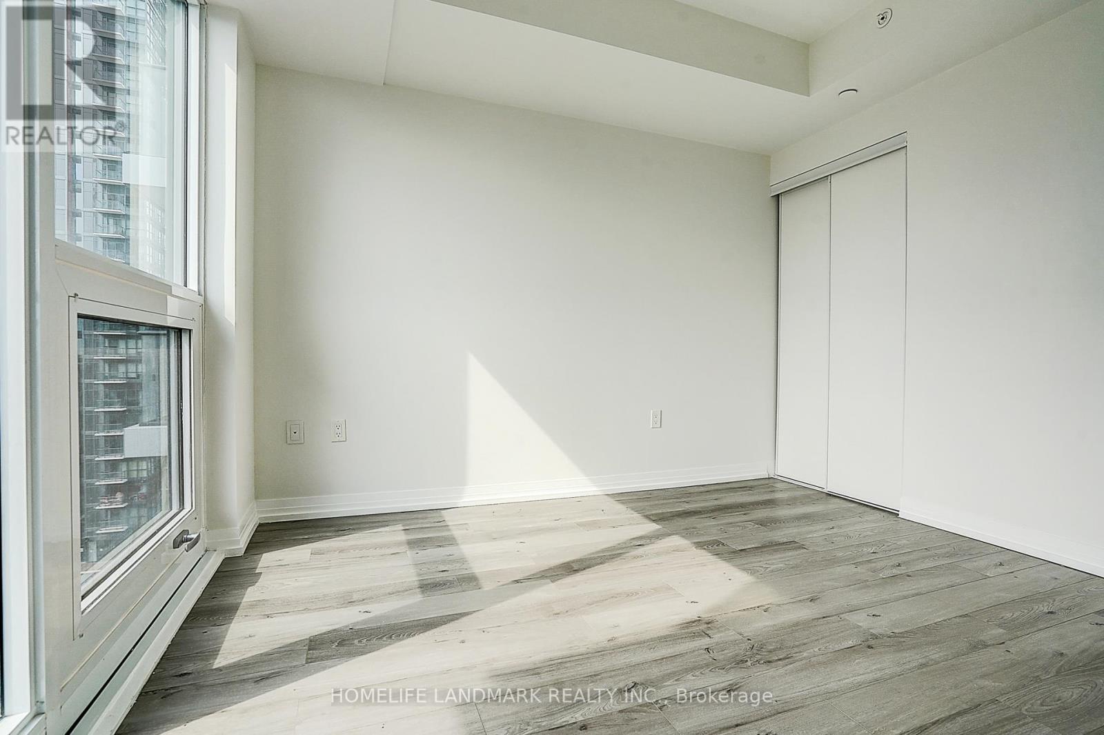 1718 - 251 Jarvis Street, Toronto (moss Park), Ontario