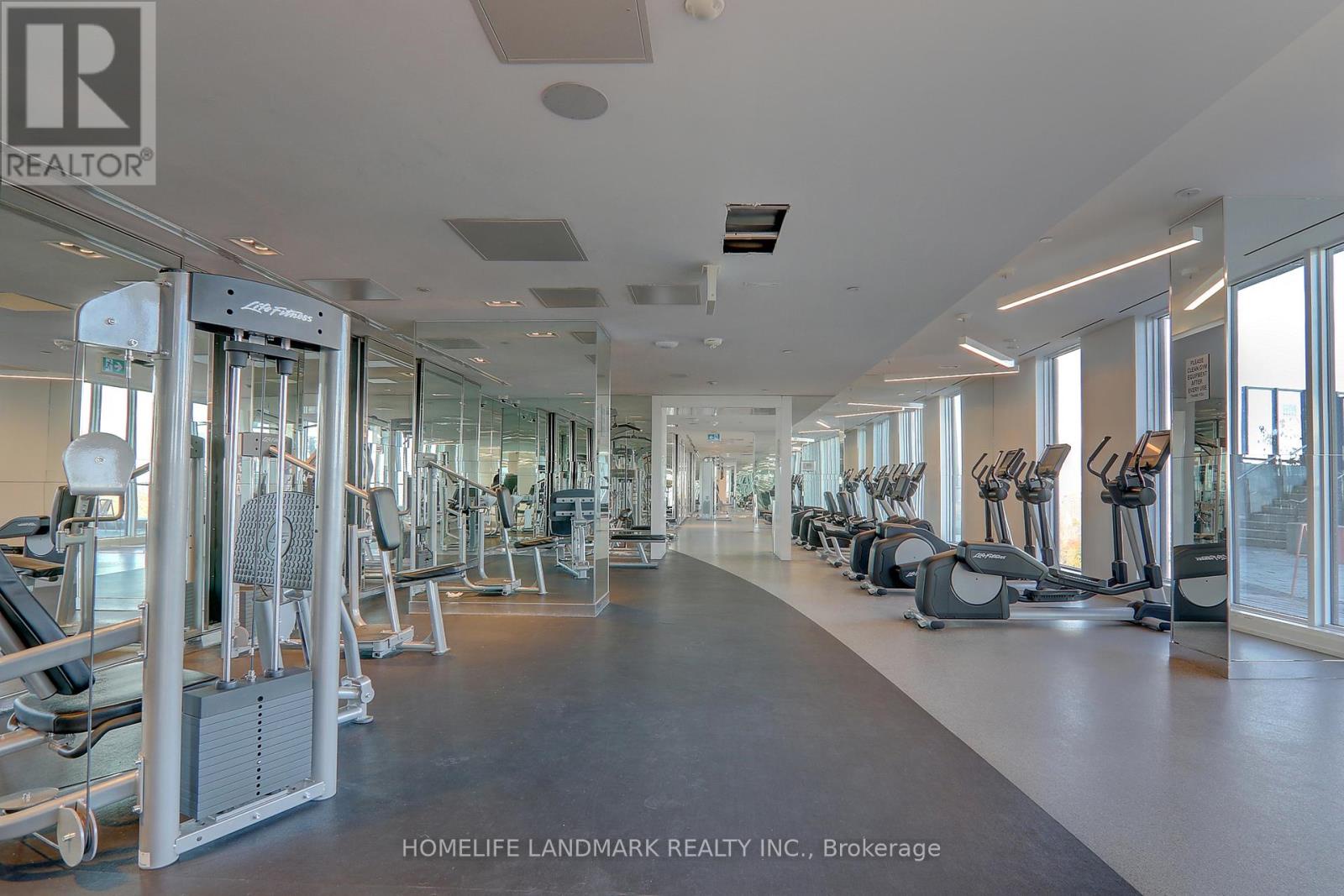 1718 - 251 Jarvis Street, Toronto (moss Park), Ontario