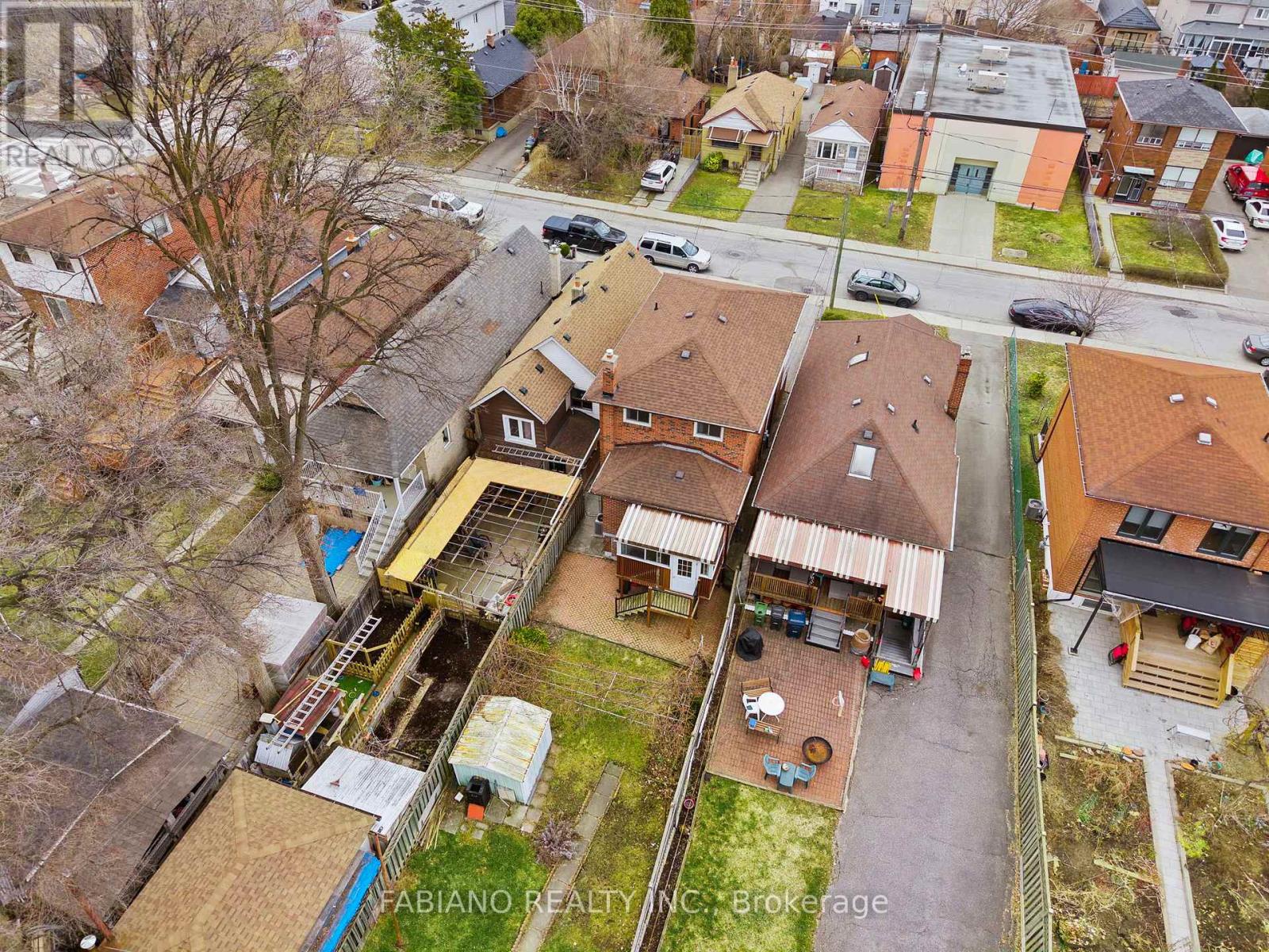 80 Cayuga Avenue, Toronto (rockcliffe-smythe), Ontario