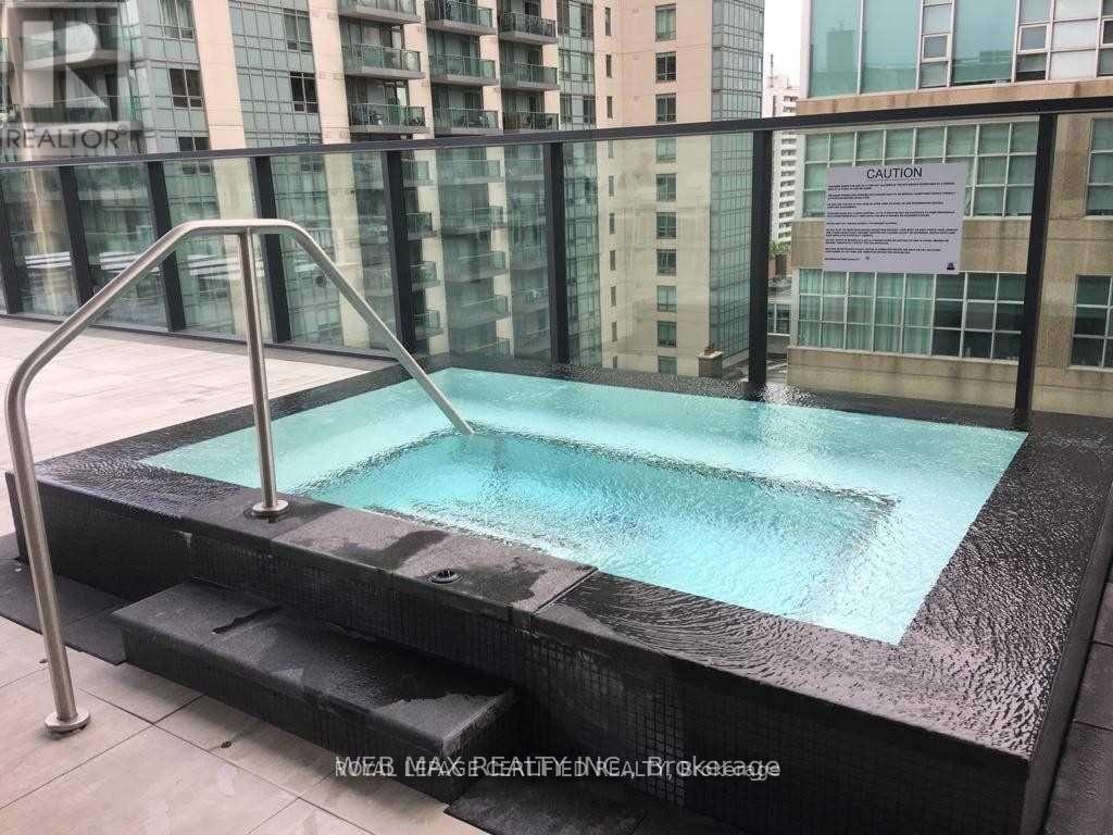 1611 - 185 Roehampton Avenue, Toronto (mount Pleasant West), Ontario