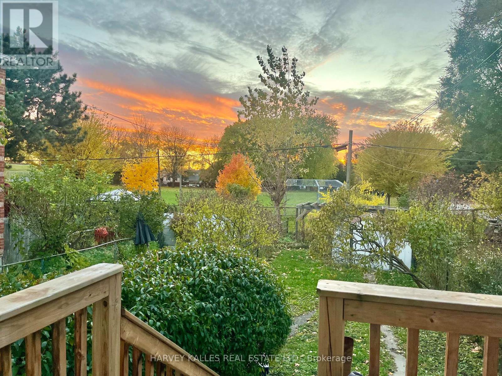 26 Leyton Avenue, Toronto (oakridge), Ontario