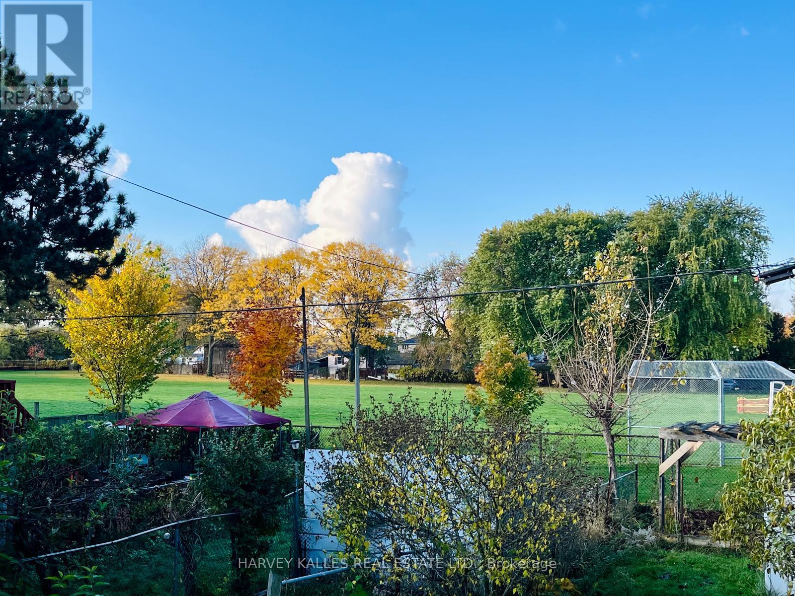 26 Leyton Avenue, Toronto (oakridge), Ontario