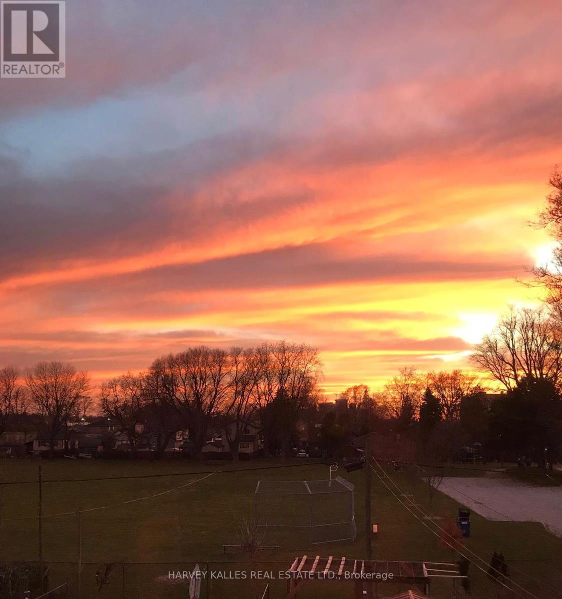 26 Leyton Avenue, Toronto (oakridge), Ontario