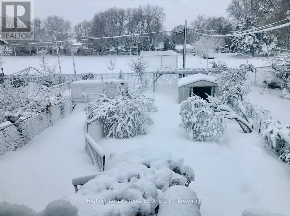 26 Leyton Avenue, Toronto (oakridge), Ontario