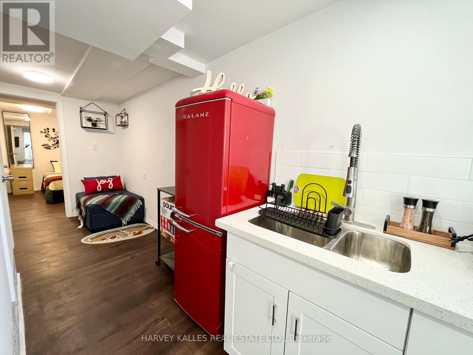 26 Leyton Avenue, Toronto (oakridge), Ontario