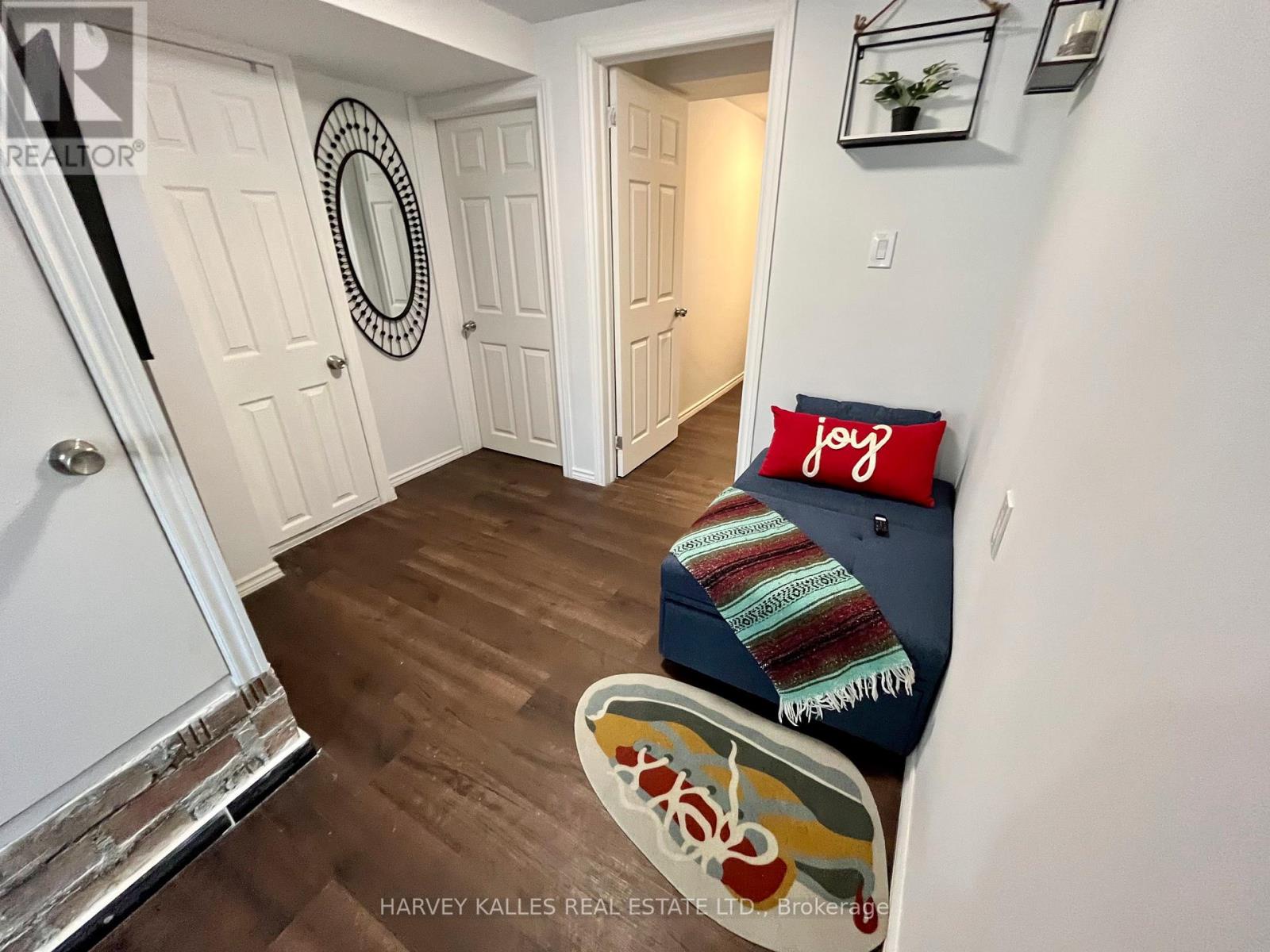 26 Leyton Avenue, Toronto (oakridge), Ontario