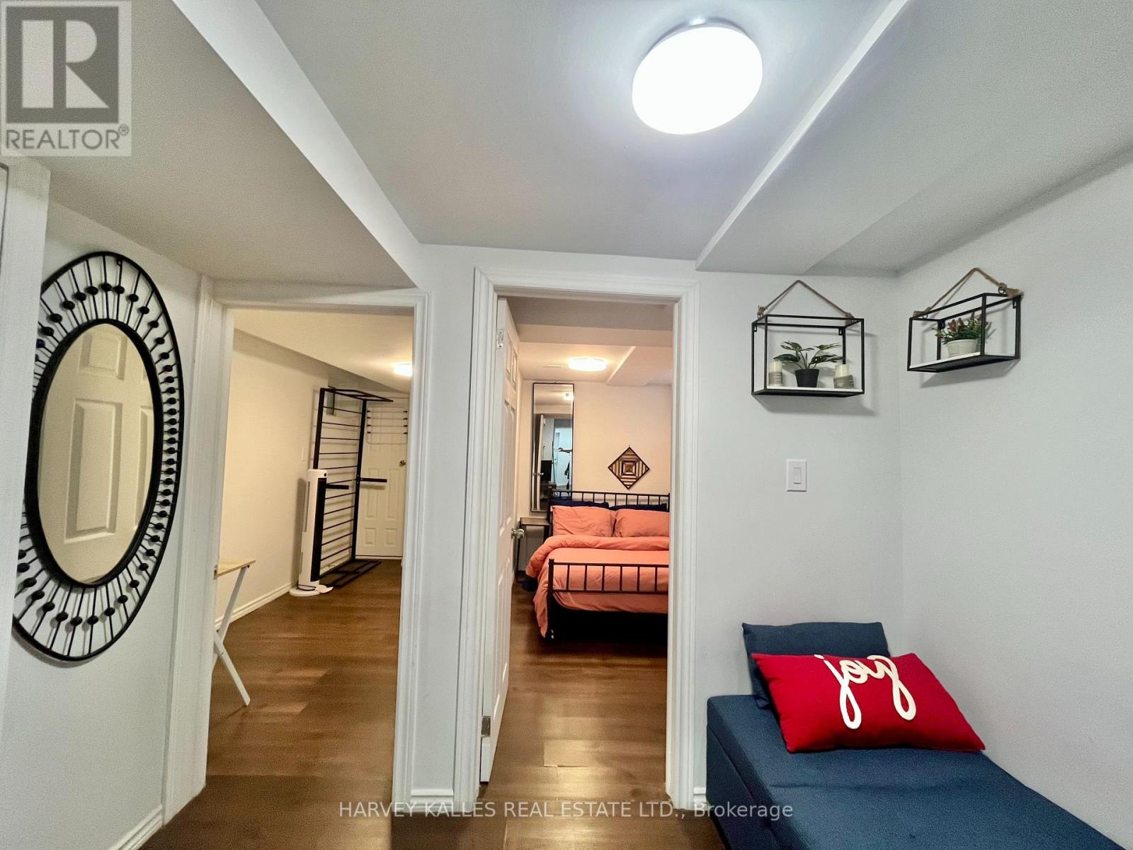 26 Leyton Avenue, Toronto (oakridge), Ontario