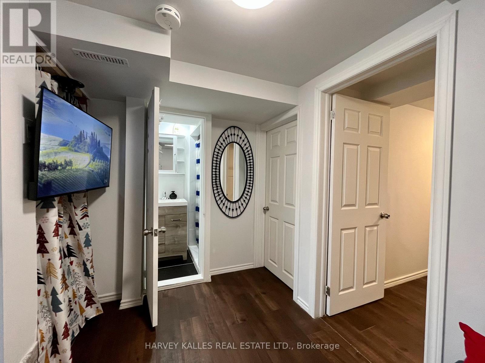 26 Leyton Avenue, Toronto (oakridge), Ontario