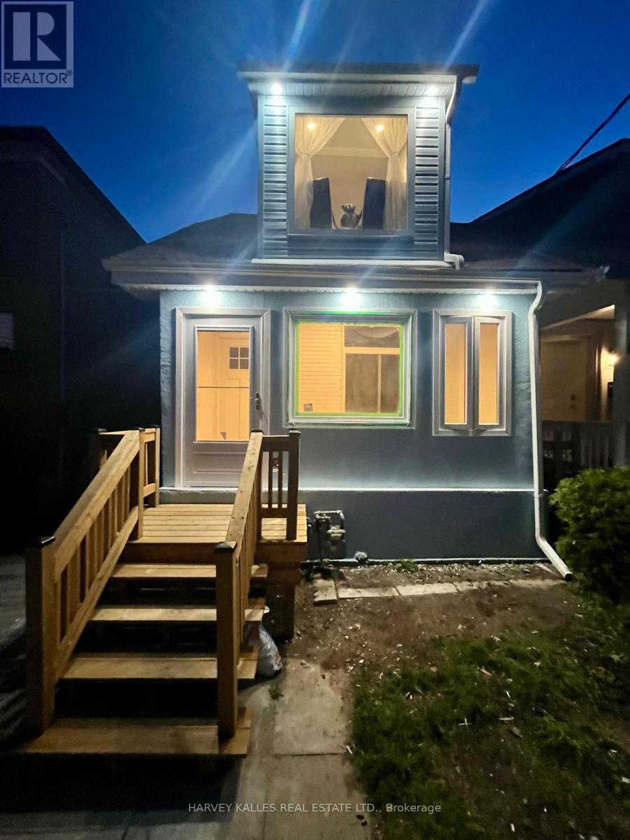 26 Leyton Avenue, Toronto (oakridge), Ontario