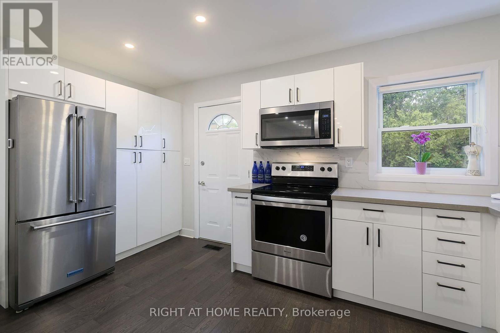 48 Van Stassen Boulevard, Toronto (lambton Baby Point), Ontario