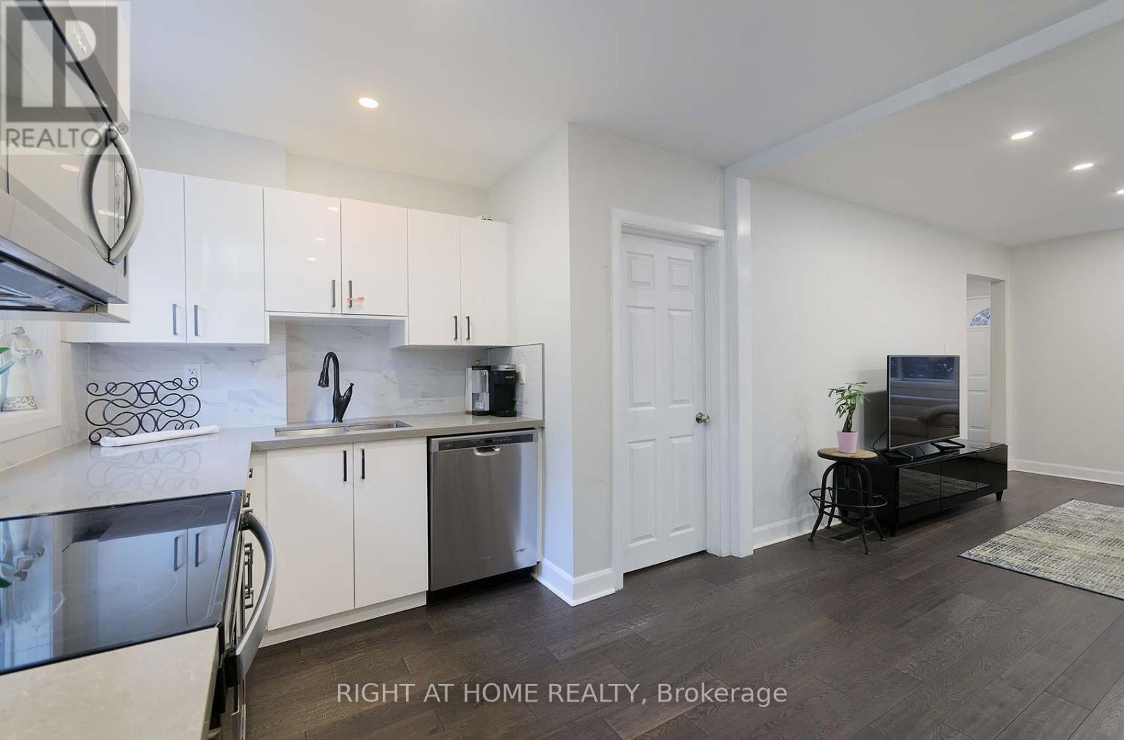 48 Van Stassen Boulevard, Toronto (lambton Baby Point), Ontario