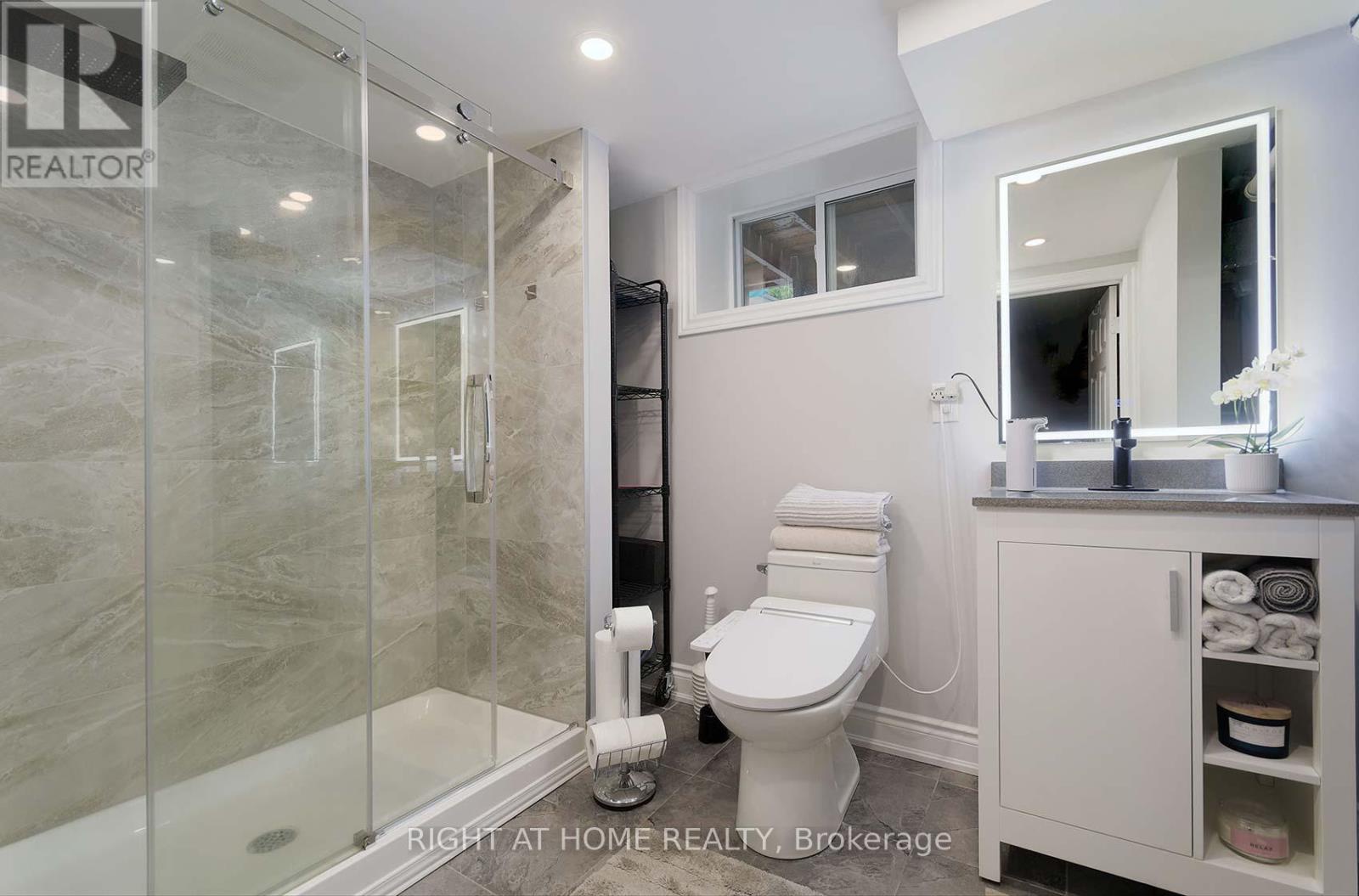 48 Van Stassen Boulevard, Toronto (lambton Baby Point), Ontario