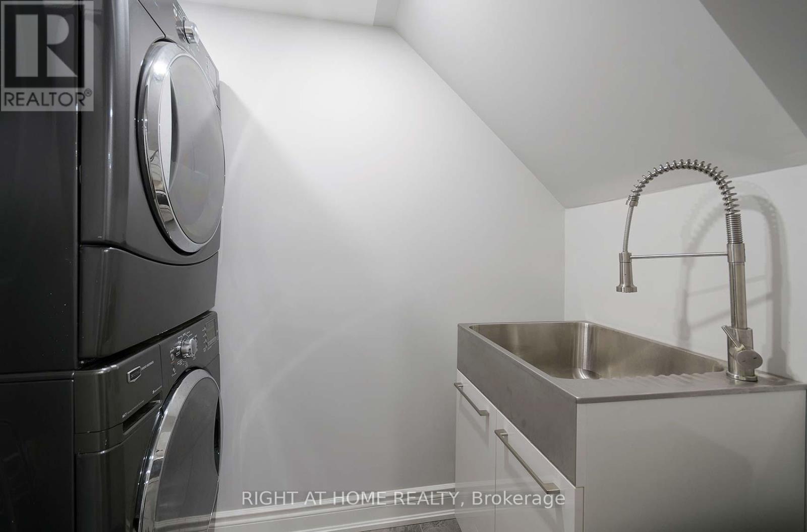 48 Van Stassen Boulevard, Toronto (lambton Baby Point), Ontario