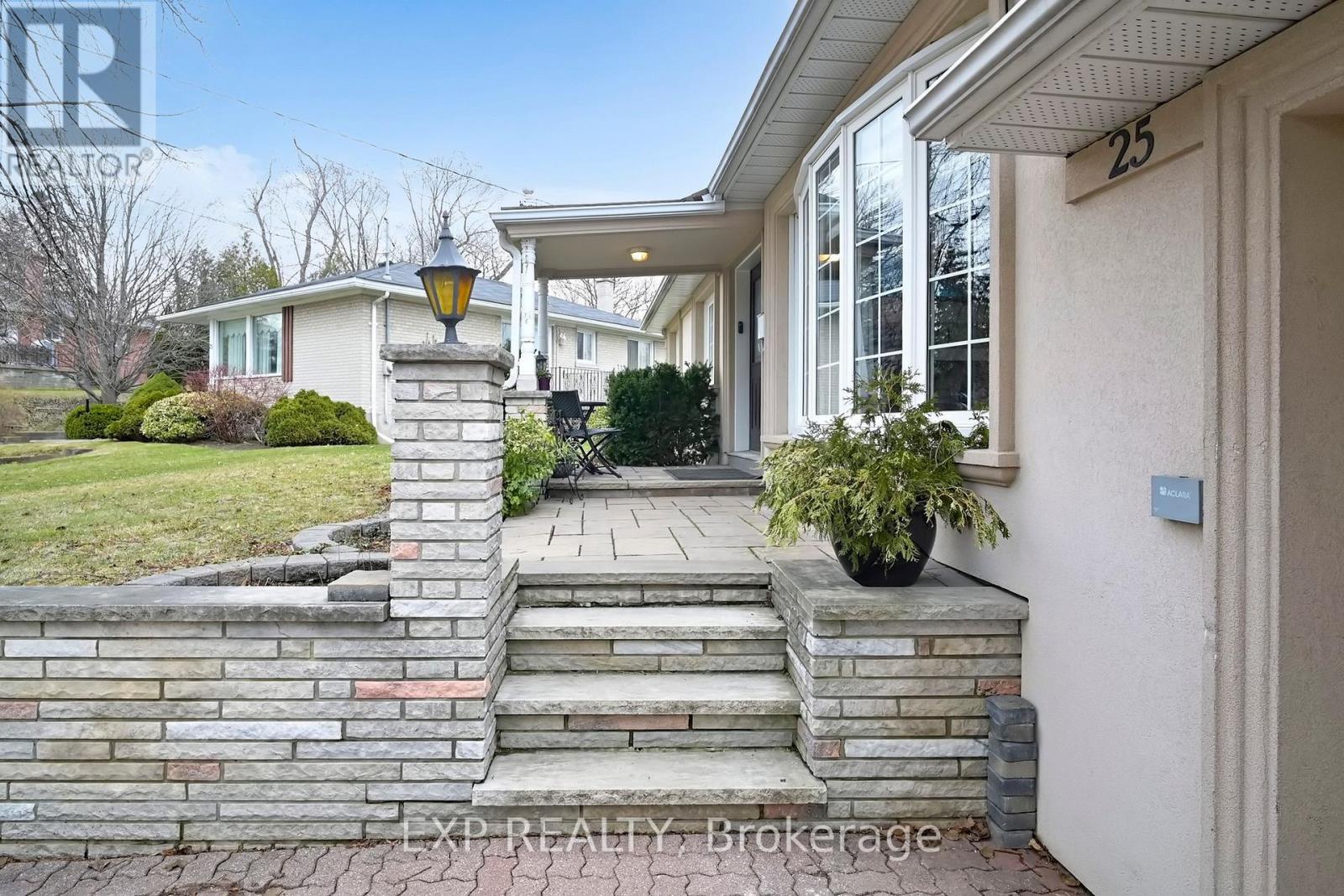 25 Mcmanus Road, Toronto (kingsview Village-the Westway), Ontario