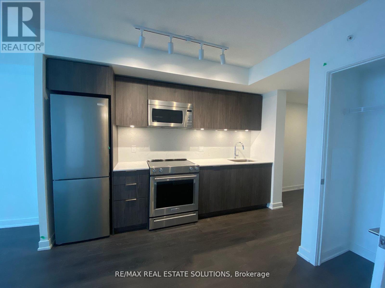 1611 - 30 Samuel Wood Way, Toronto (islington-city Centre West), Ontario