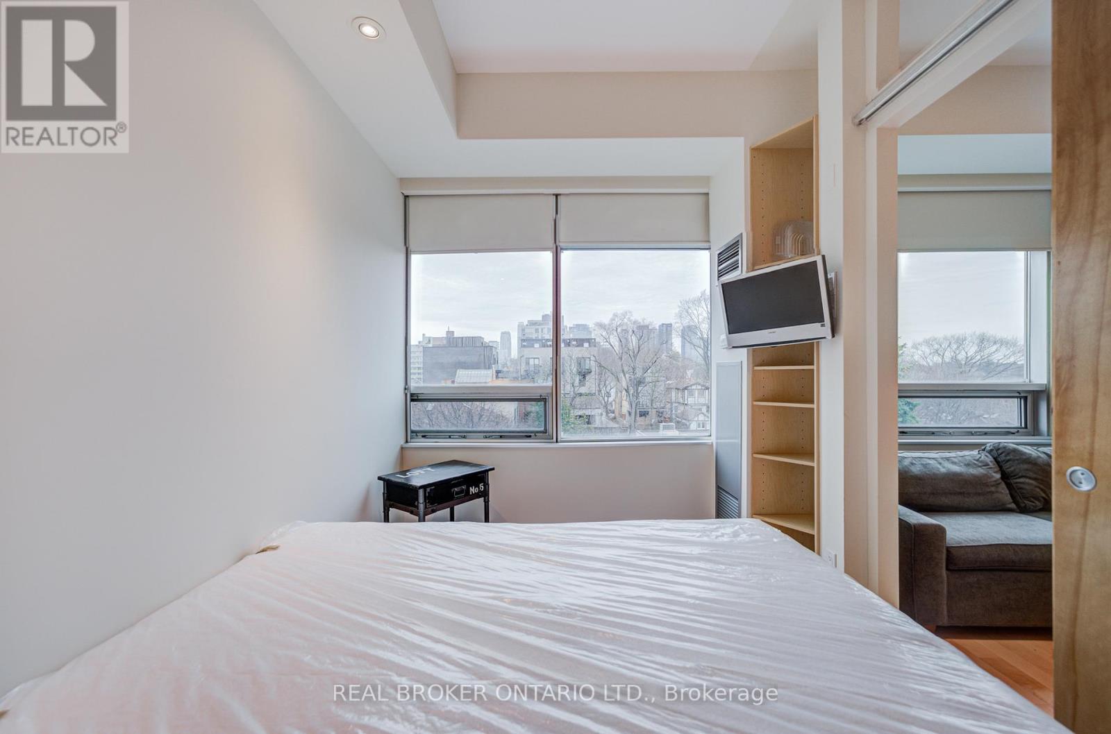 406 - 562 Eglinton Avenue E, Toronto (mount Pleasant East), Ontario