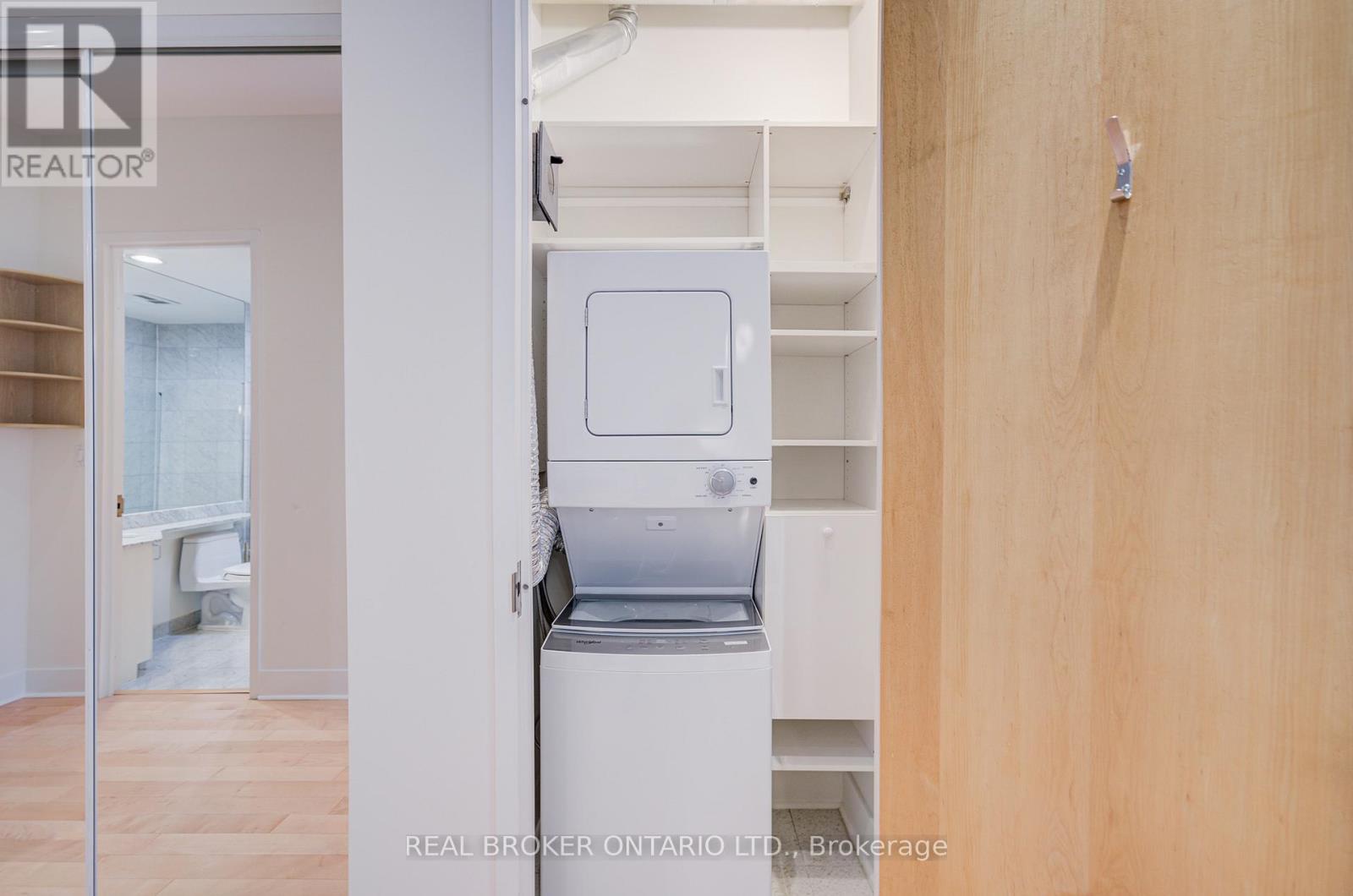 406 - 562 Eglinton Avenue E, Toronto (mount Pleasant East), Ontario