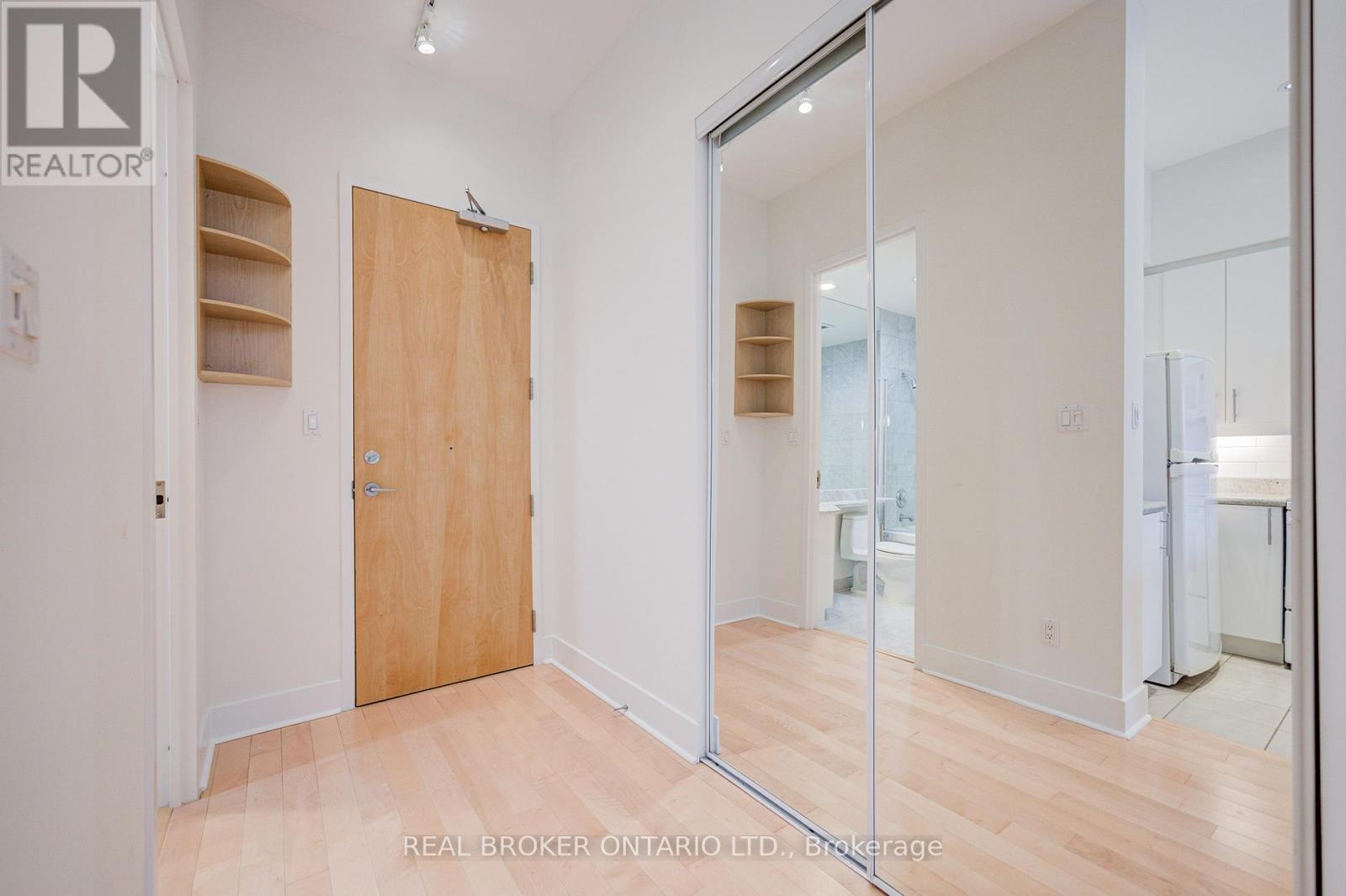 406 - 562 Eglinton Avenue E, Toronto (mount Pleasant East), Ontario