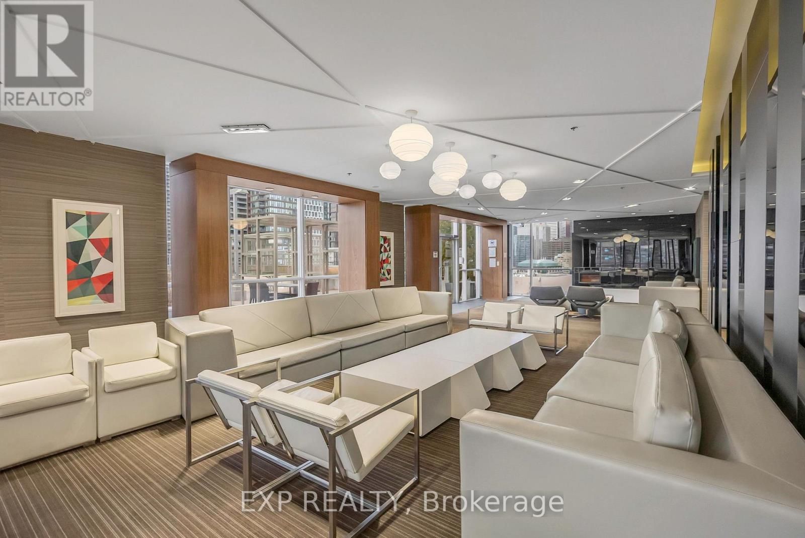 2021 - 352 Front Street W, Toronto (waterfront Communities), Ontario