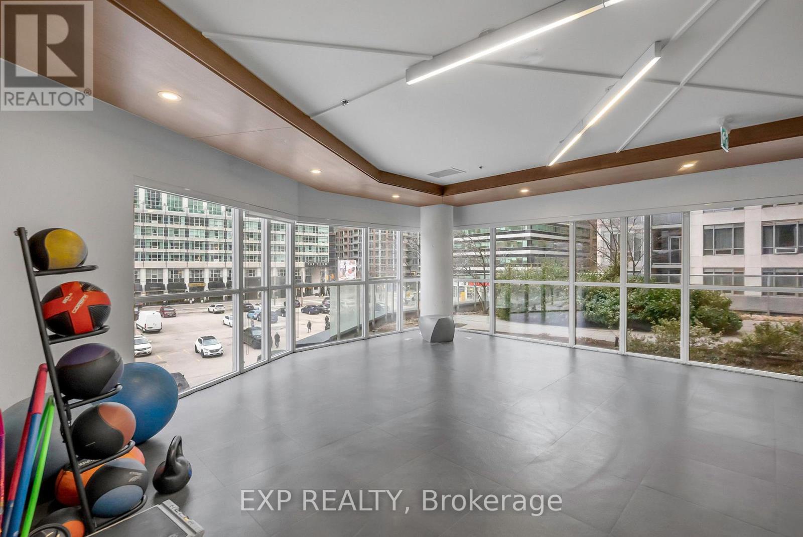 2021 - 352 Front Street W, Toronto (waterfront Communities), Ontario