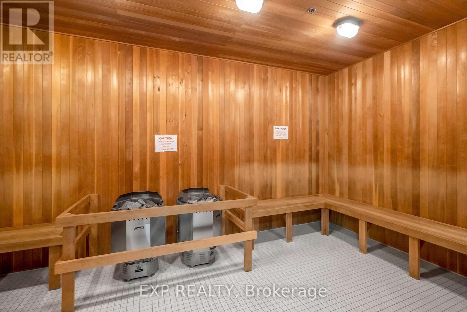 2021 - 352 Front Street W, Toronto (waterfront Communities), Ontario