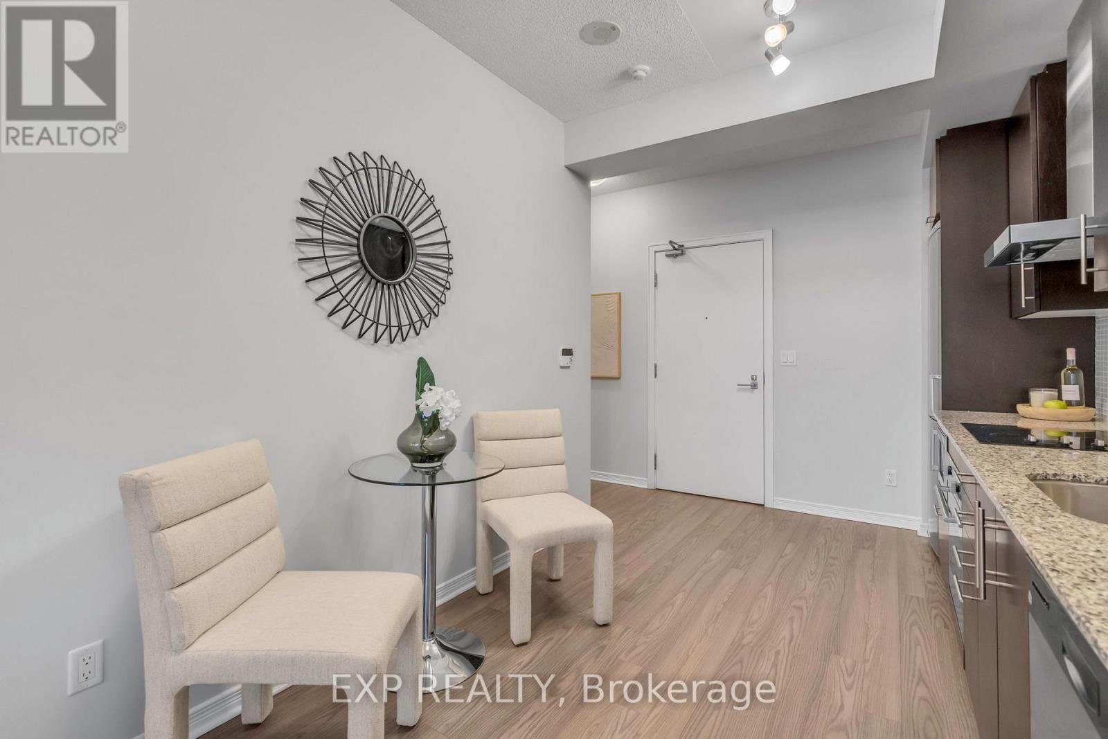 2021 - 352 Front Street W, Toronto (waterfront Communities), Ontario