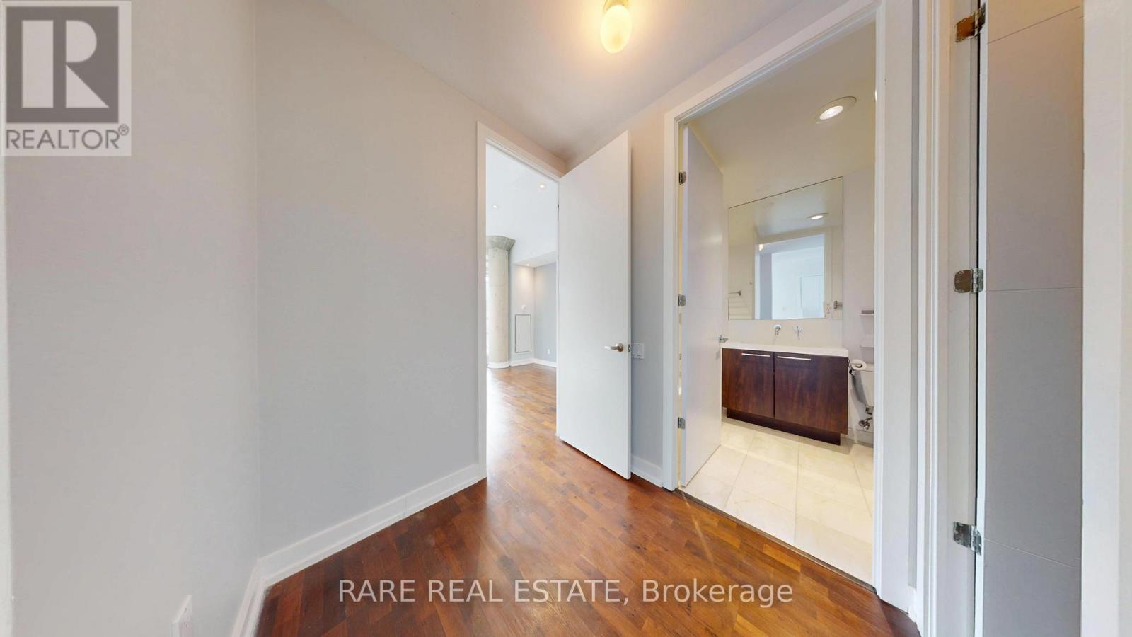 802 - 66 Portland Street, Toronto (waterfront Communities), Ontario