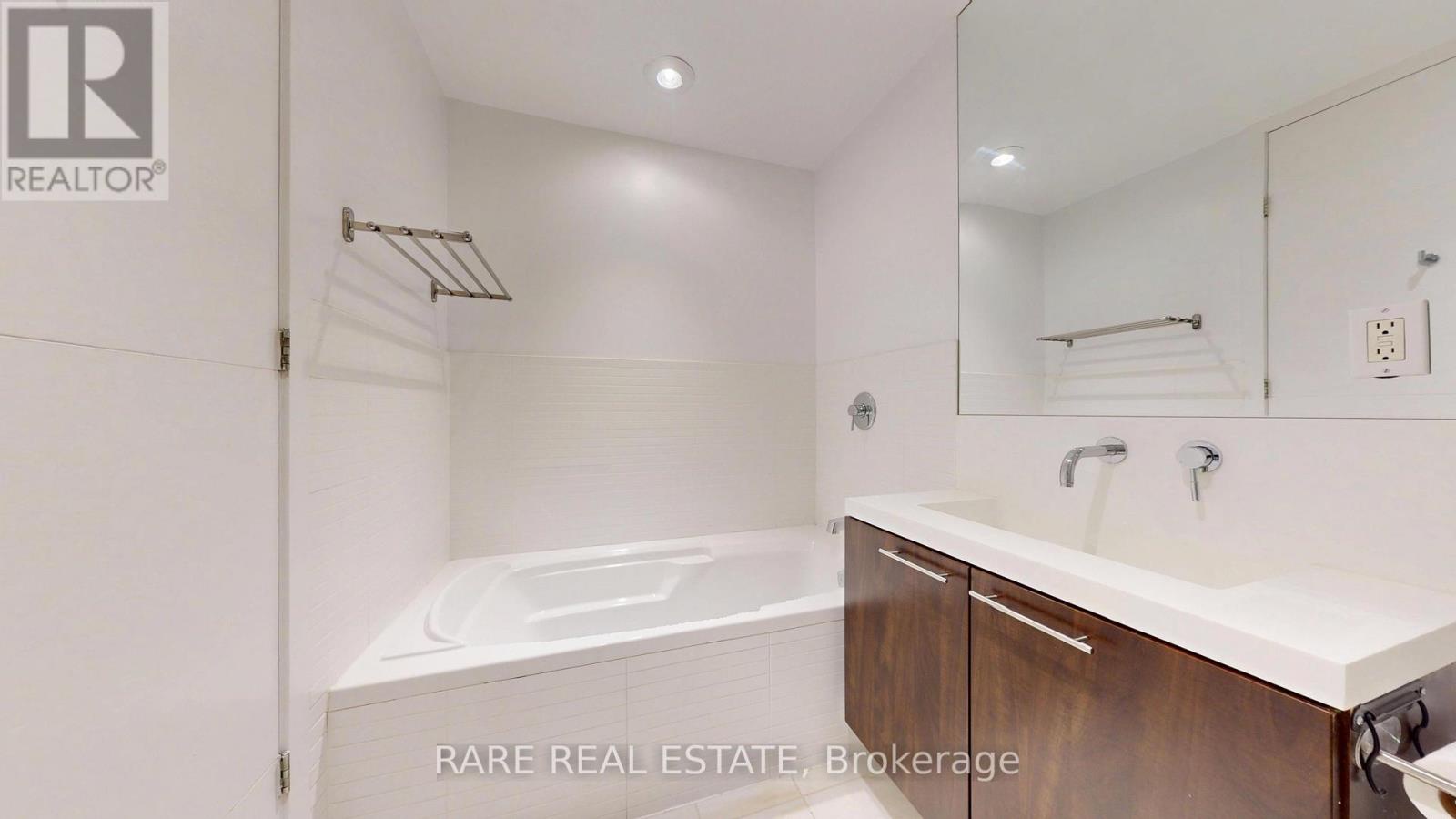 802 - 66 Portland Street, Toronto (waterfront Communities), Ontario