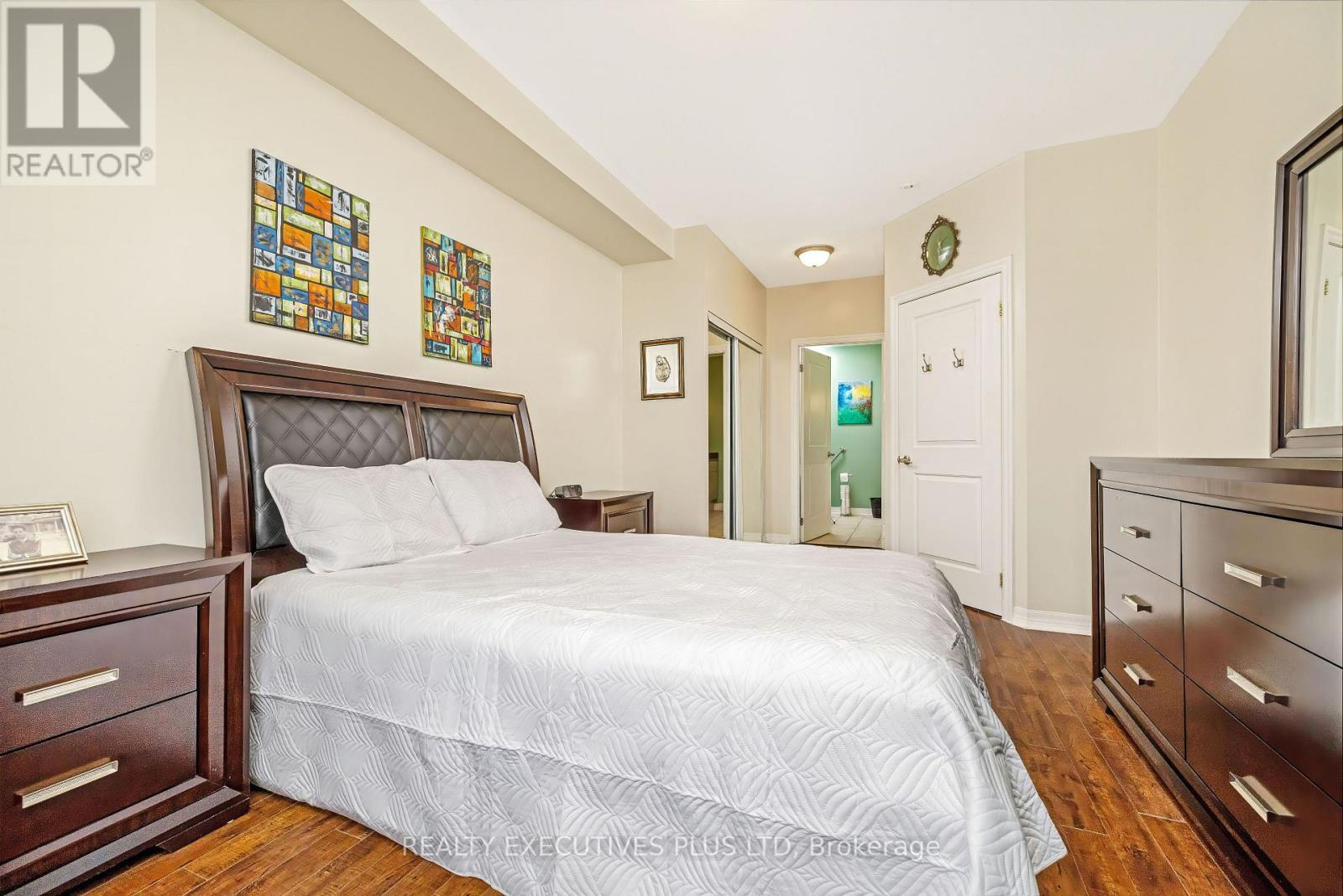 414 - 245 Dalesford Road, Toronto (stonegate-queensway), Ontario