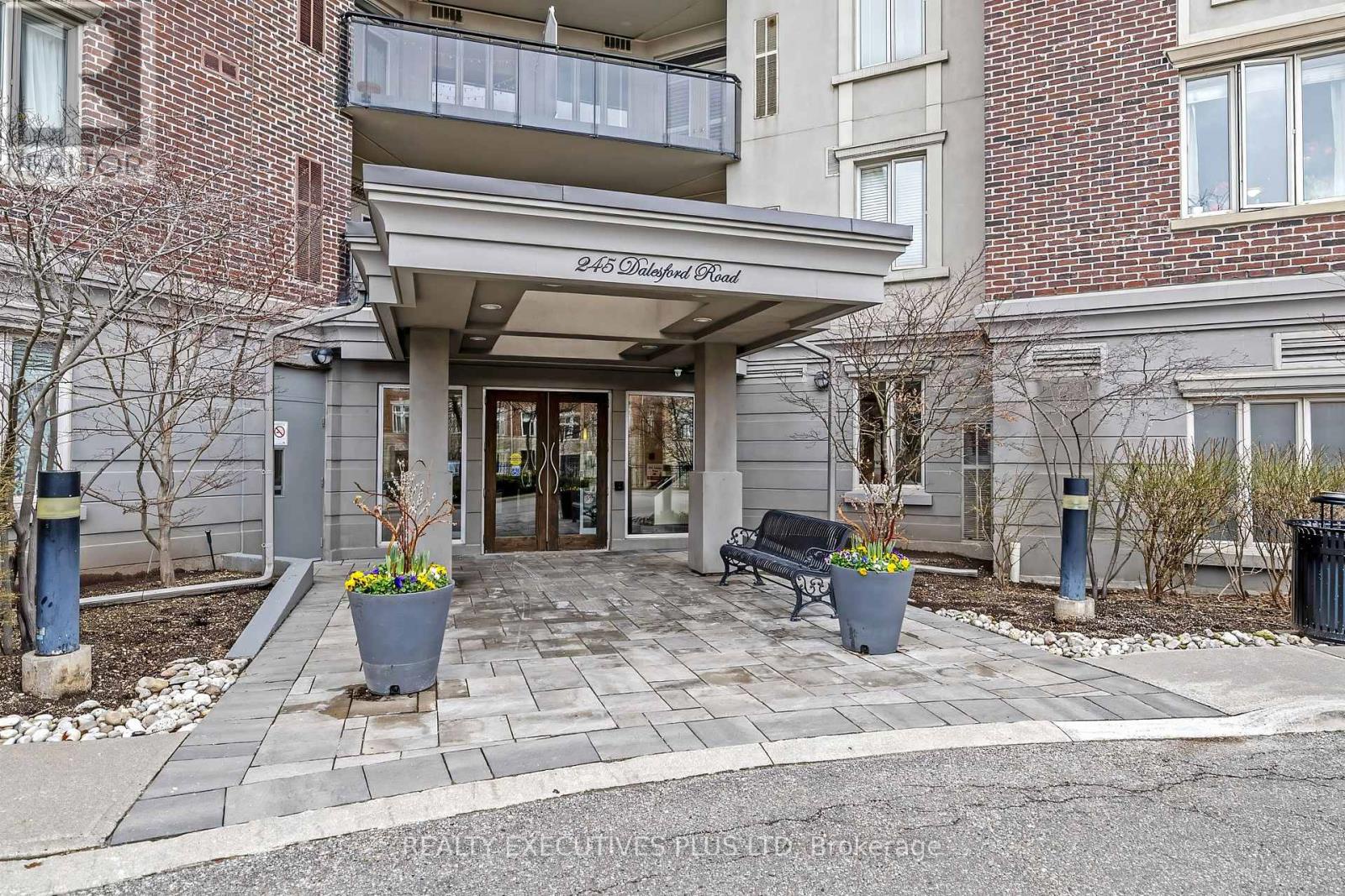 414 - 245 Dalesford Road, Toronto (stonegate-queensway), Ontario