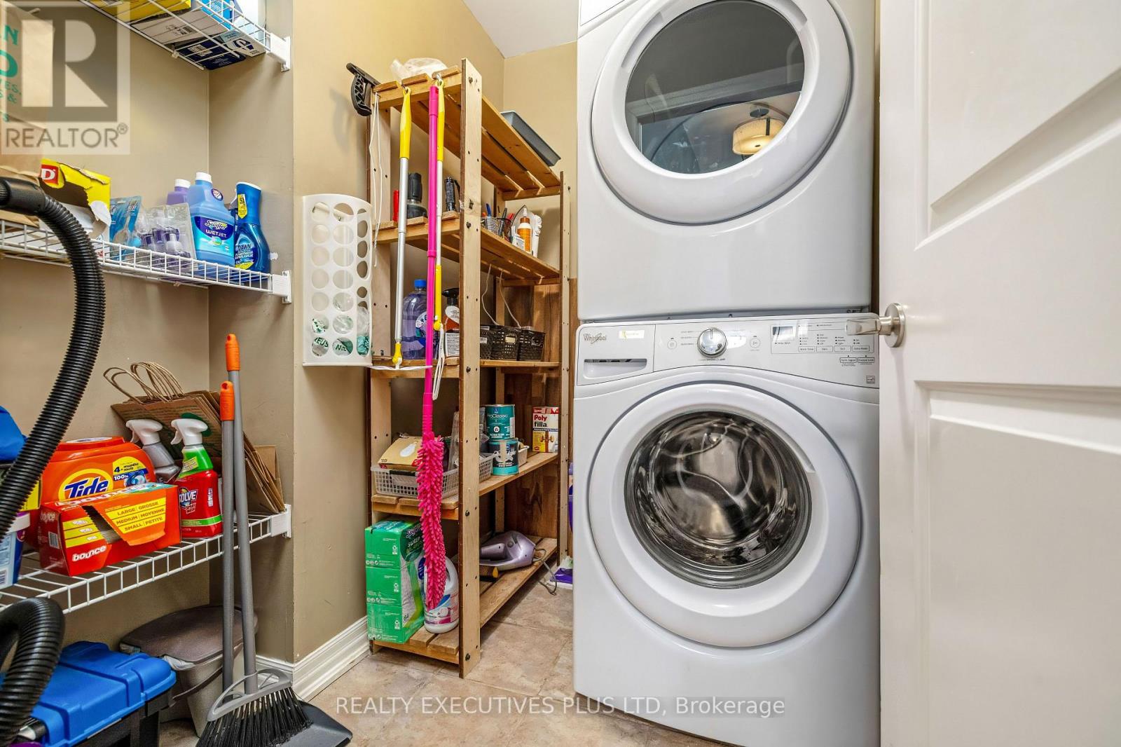 414 - 245 Dalesford Road, Toronto (stonegate-queensway), Ontario