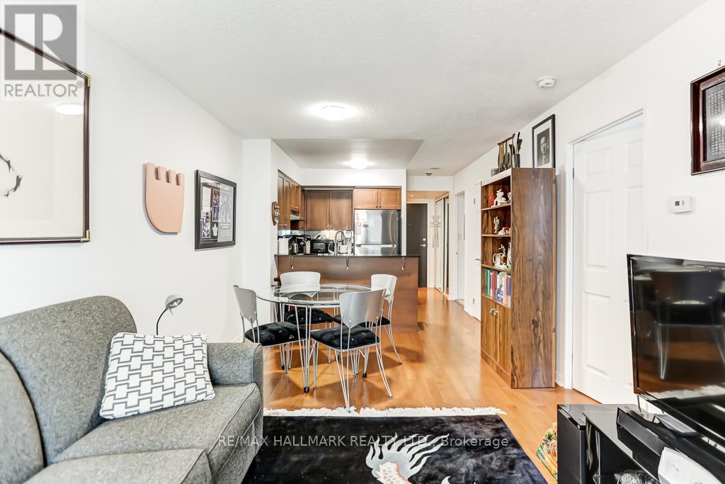 911 - 230 King Street E, Toronto (moss Park), Ontario