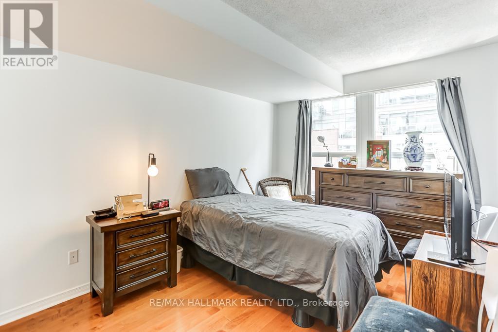 911 - 230 King Street E, Toronto (moss Park), Ontario