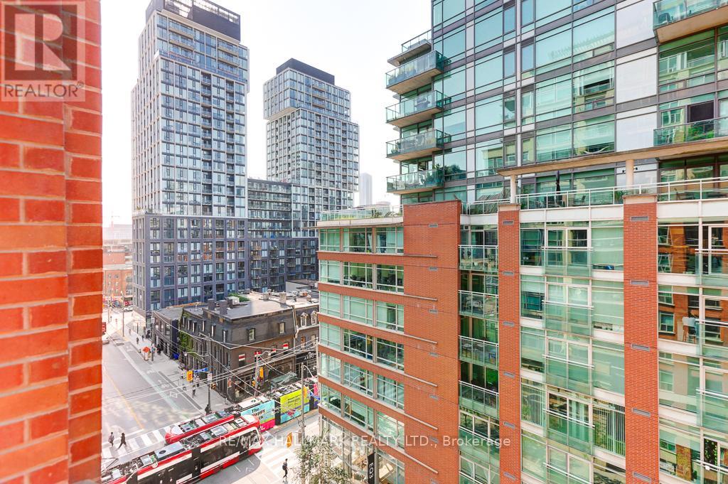 911 - 230 King Street E, Toronto (moss Park), Ontario