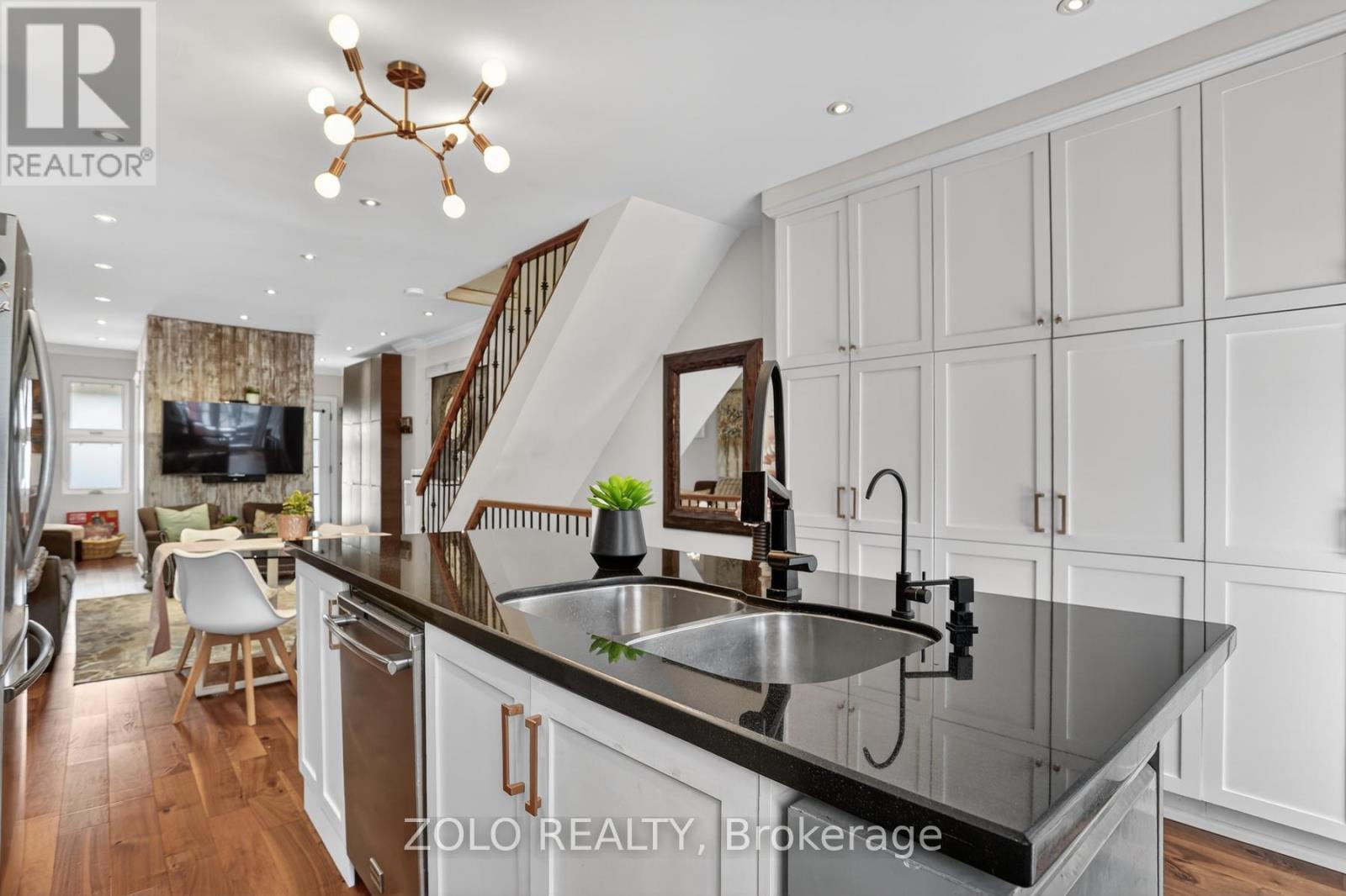 94 Hazelwood Avenue, Toronto (blake-jones), Ontario