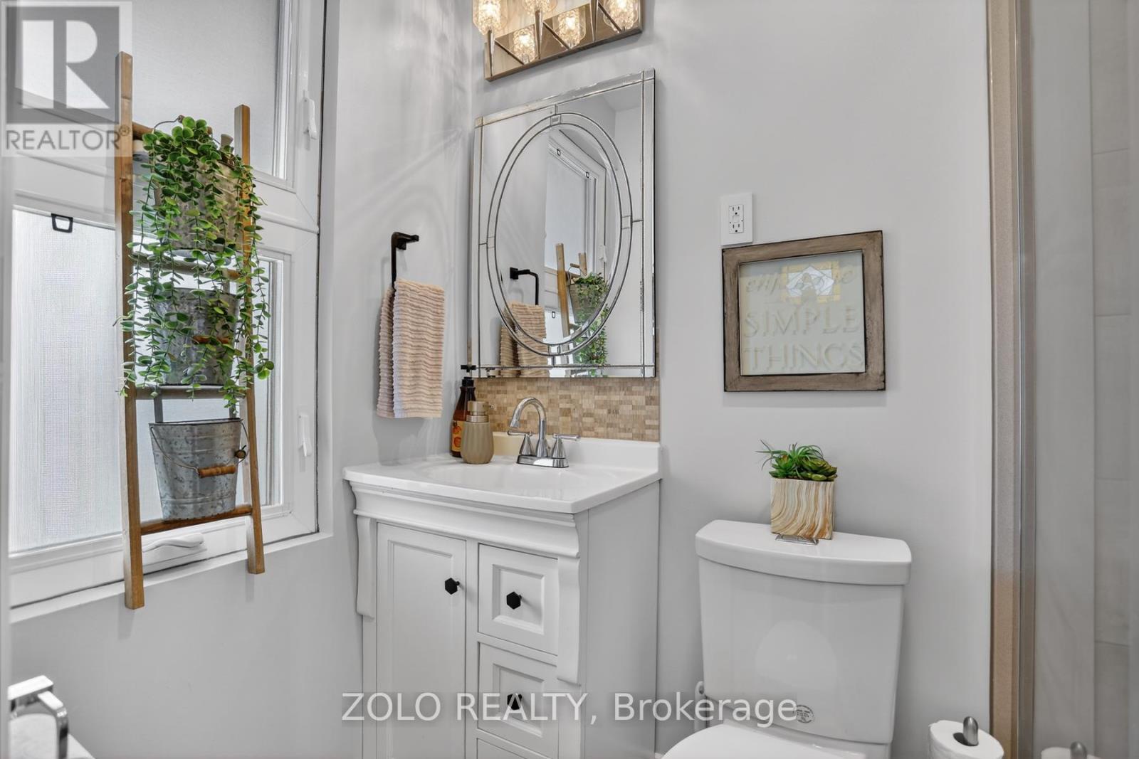 94 Hazelwood Avenue, Toronto (blake-jones), Ontario