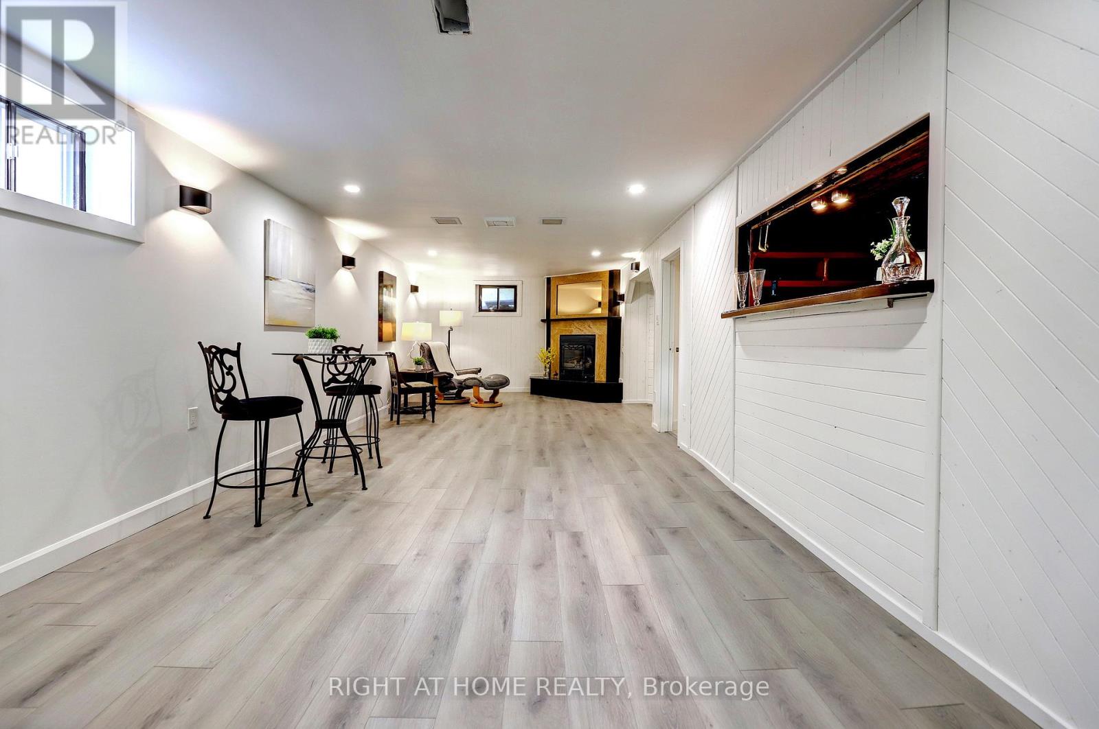 56 Cynthia Road, Toronto (rockcliffe-smythe), Ontario