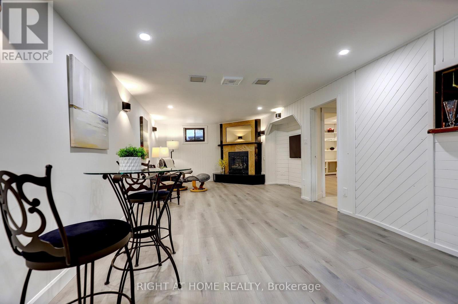 56 Cynthia Road, Toronto (rockcliffe-smythe), Ontario