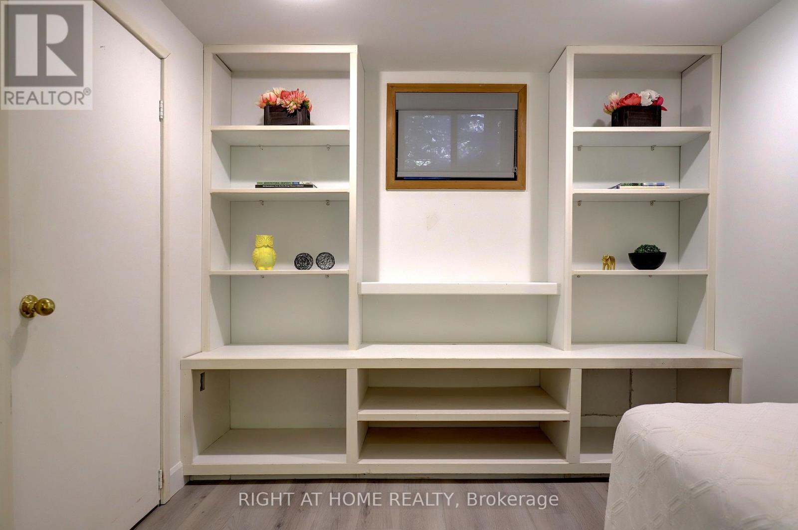 56 Cynthia Road, Toronto (rockcliffe-smythe), Ontario