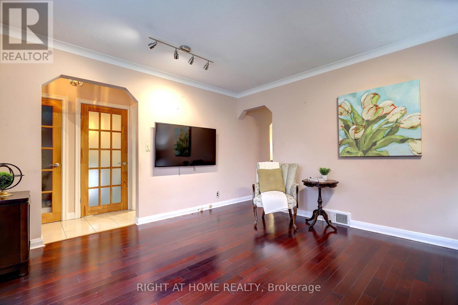 56 Cynthia Road, Toronto (rockcliffe-smythe), Ontario