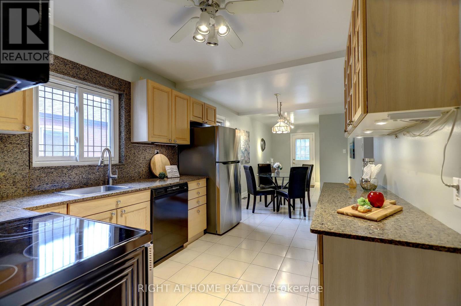 56 Cynthia Road, Toronto (rockcliffe-smythe), Ontario