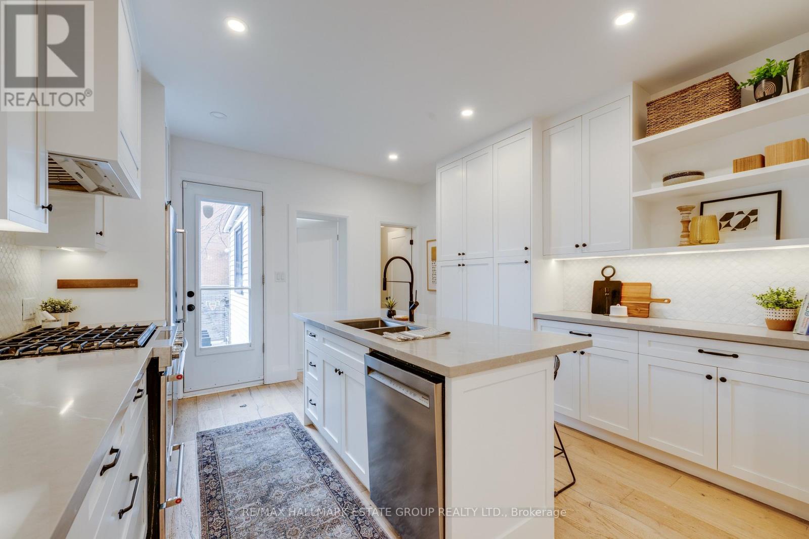 4 Adrian Avenue, Toronto (weston-pellam Park), Ontario