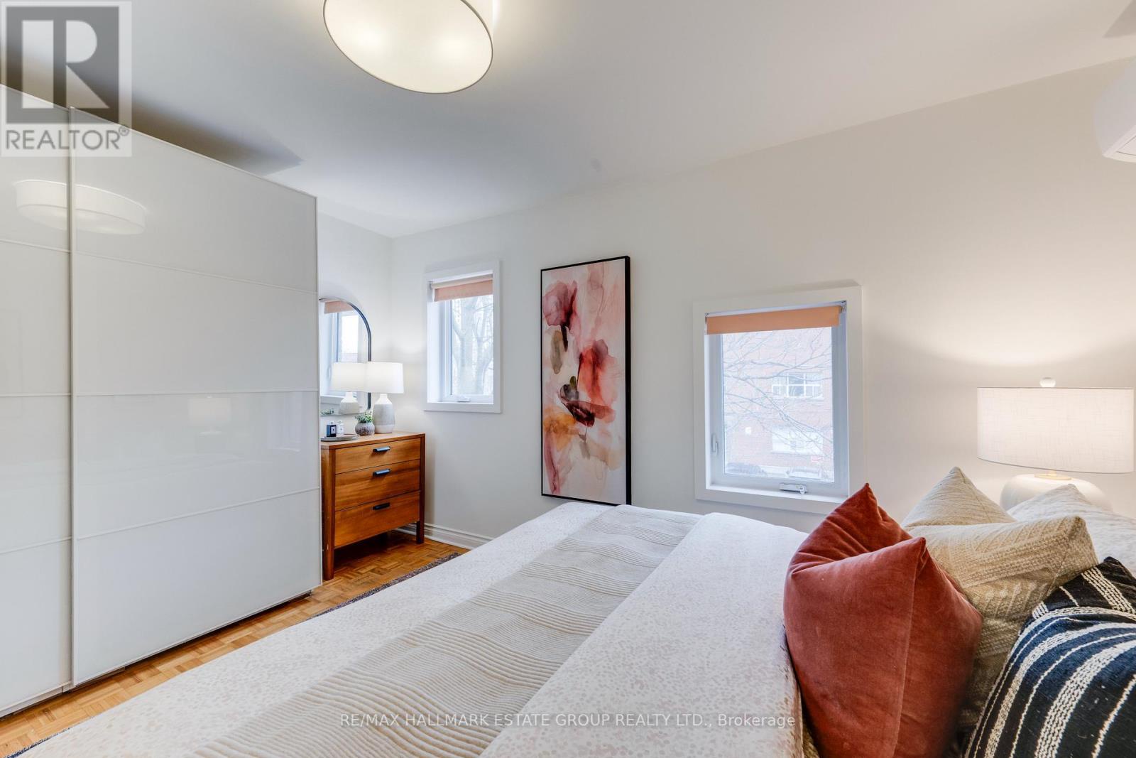 4 Adrian Avenue, Toronto (weston-pellam Park), Ontario