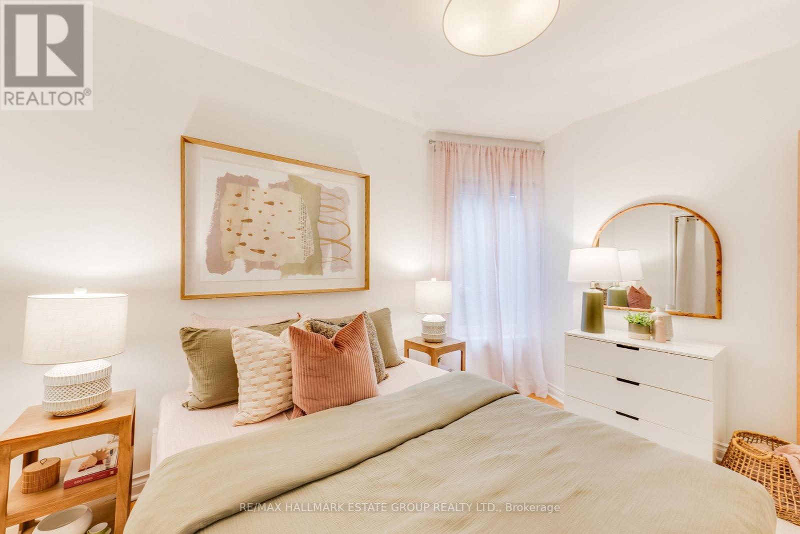 4 Adrian Avenue, Toronto (weston-pellam Park), Ontario