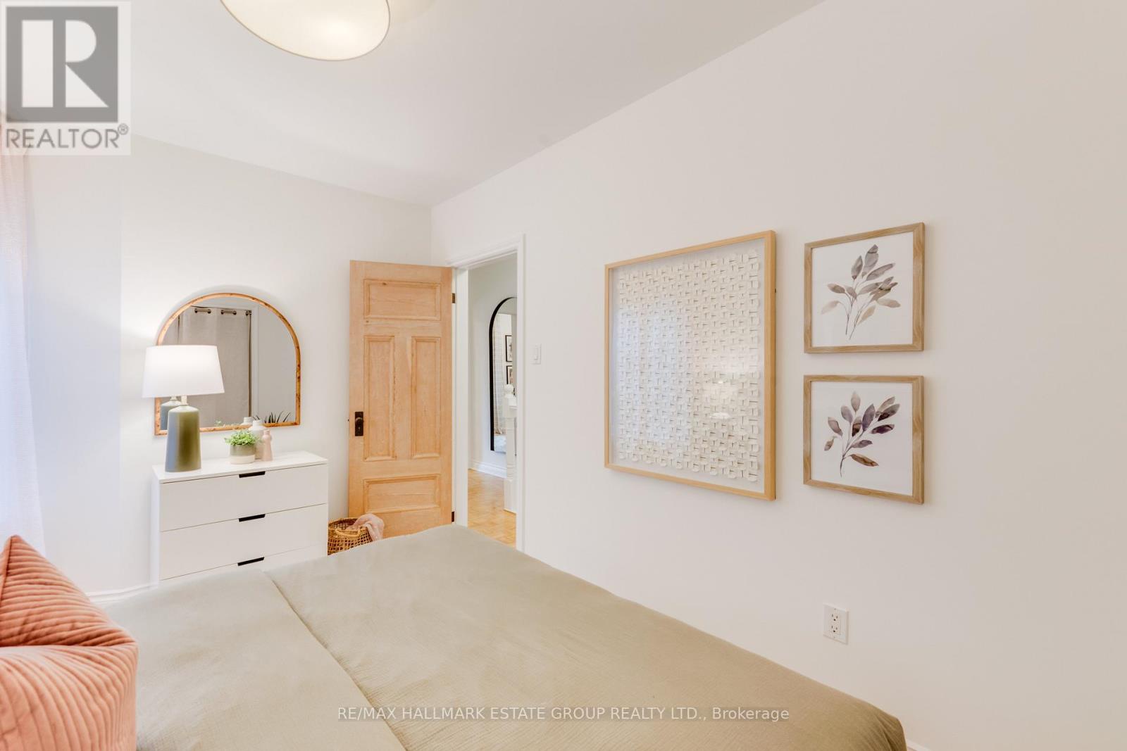 4 Adrian Avenue, Toronto (weston-pellam Park), Ontario