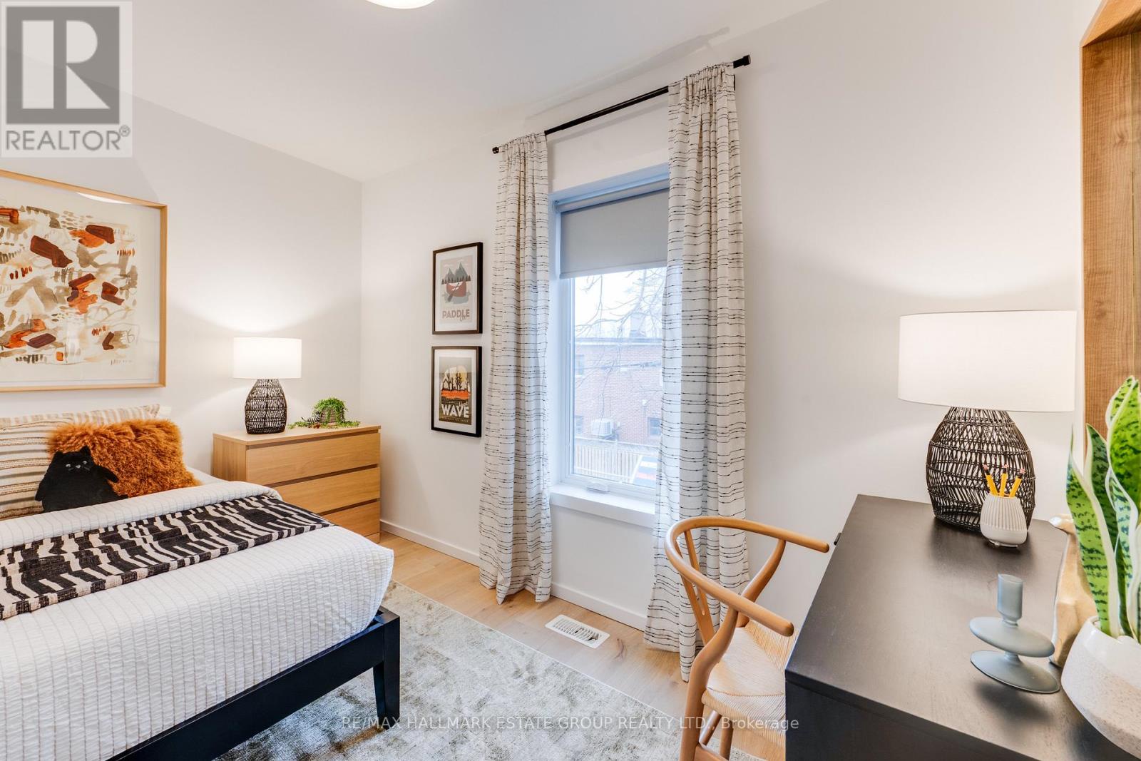 4 Adrian Avenue, Toronto (weston-pellam Park), Ontario